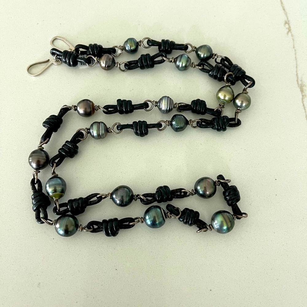 One of a kind South Sea Pearl Leather & Sterling Silver 925 Necklace